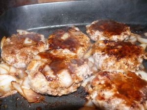 hamburgers with grilled onoins